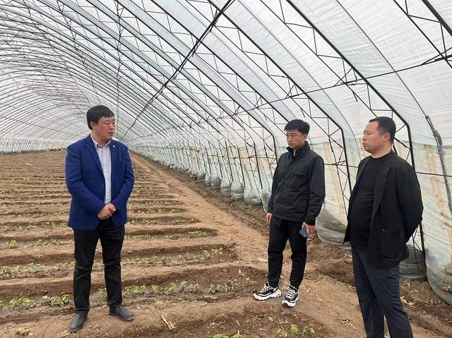 通遼國(guó)家農(nóng)業(yè)科技園區(qū)發(fā)展服務(wù)中心、通遼市科技成果轉(zhuǎn)化服務(wù)中心開(kāi)展精準(zhǔn)科技幫扶 助力現(xiàn)代農(nóng)業(yè)發(fā)展